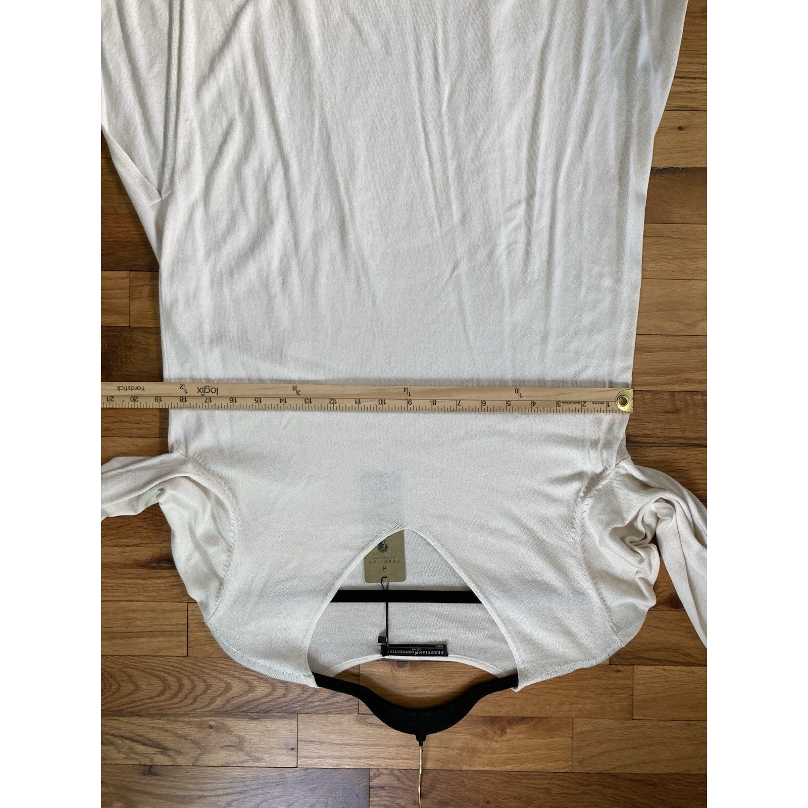 Peruvian Connection Gabrielle Tunic Top Chalk Cream Split Hem Size Medium Nwt — image 8 of 8